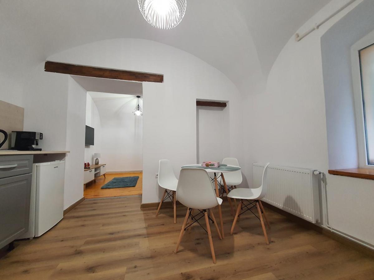 Apartment Lucasi *